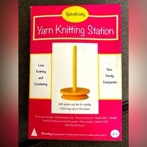 Yarn knitting/crochet station